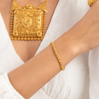 22ct Gold Antique Matte Finish Rosette Bracelet 22ct Gold Antique Matte Finish Rosette Bracelet