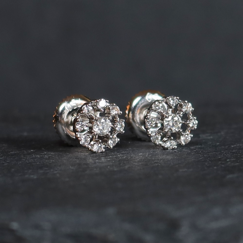 18ct White Gold Floral Diamonds Studs