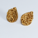 مسمار ذهبي على شكل كمثرى عيار 22 قيراط مسمار ذهبي على شكل كمثرى عيار 22 قيراط