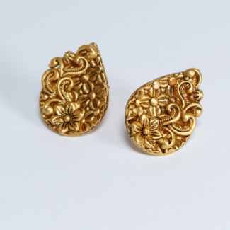 22ct Gold Pear Shaped Stud 22ct Gold Pear Shaped Stud