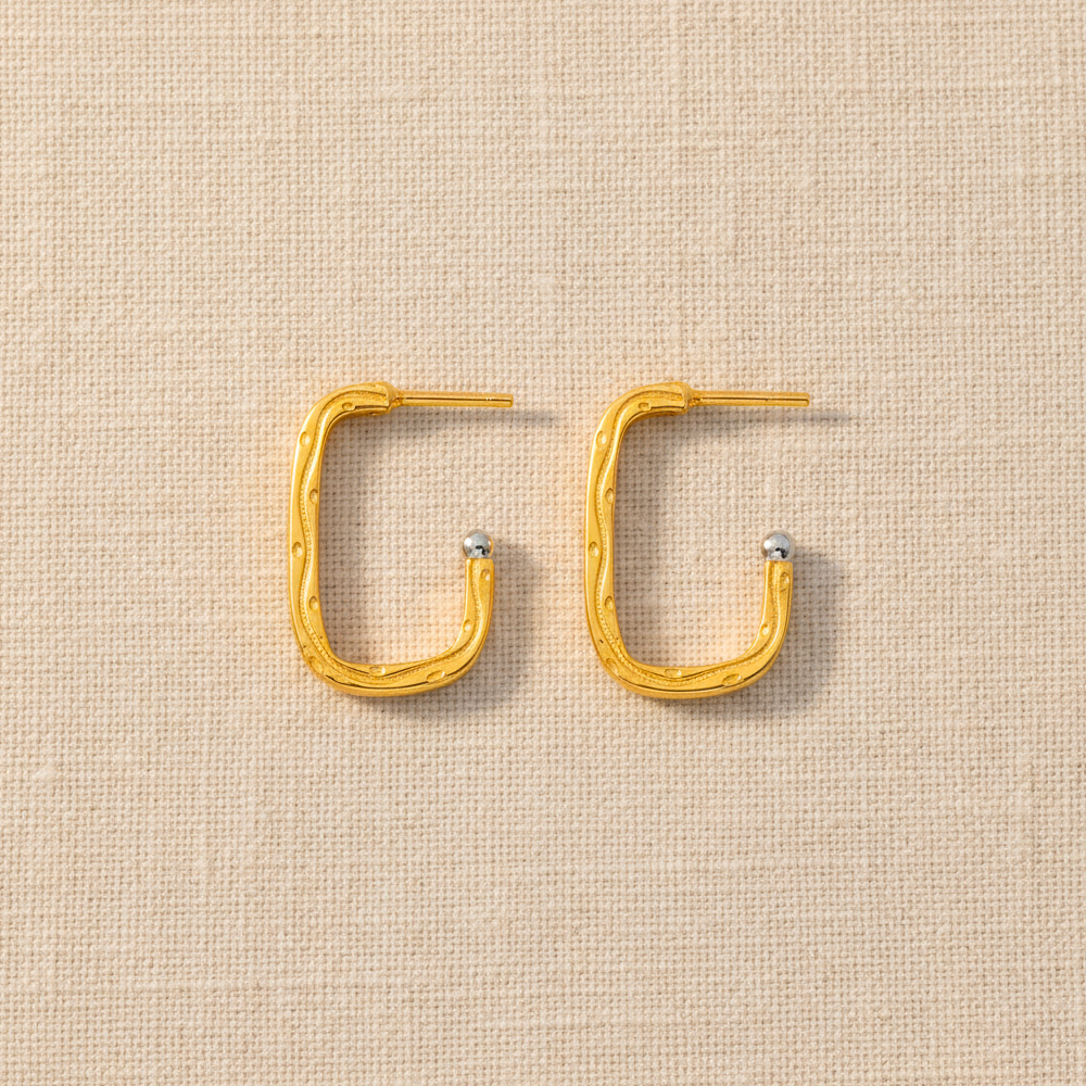 22 Ayar Altın Dokulu Kare Halka Küpe | Rodyum Uçlu 22 Ayar Altın Dokulu Kare Halka Küpe | Rodyum Uçlu