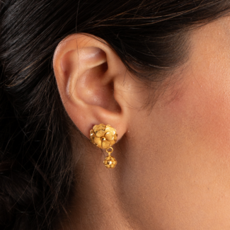 22ct Gold Stud Earring with Flower Dropper 22ct Gold Stud Earring with Flower Dropper