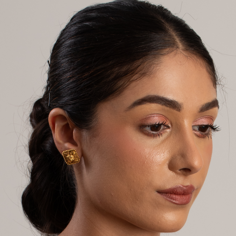 حلق ذهبي عيار 22 قيراط من الذهب عيار 22 قيراطاً عتيق الشكل مربع الشكل حلق ذهبي عيار 22 قيراط من الذهب عيار 22 قيراطاً عتيق الشكل مربع الشكل