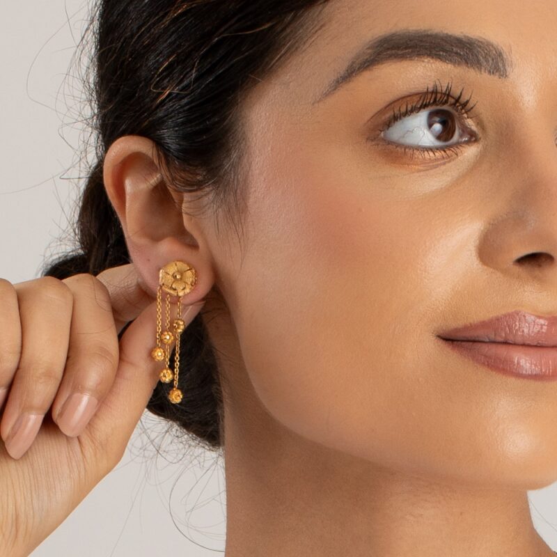 قرط شلال ذهبي من الذهب عيار 22 قيراطاً عيار 22 قيراطاً قرط شلال ذهبي من الذهب عيار 22 قيراطاً عيار 22 قيراطاً