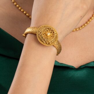 22ct Gold Oval Shaped Bangle | Armari Collection 22ct Gold Oval Shaped Bangle | Armari Collection