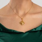 22ct Gold Square Shaped Armari Pendant