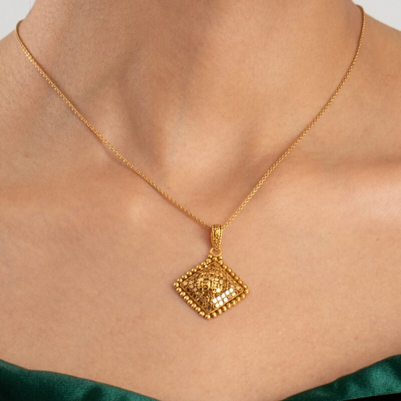 22ct Gold Square Shaped Armari Pendant