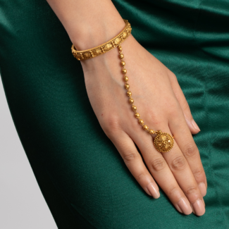 22ct Gold Armari Poncha With Oval Bangle | Bangle Size 2.2 22ct Gold Armari Poncha With Oval Bangle | Bangle Size 2.2