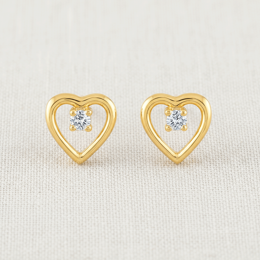 مرصع قلب من الذهب عيار 18 قيراط مع ألماس مرصع قلب من الذهب عيار 18 قيراط مع ألماس