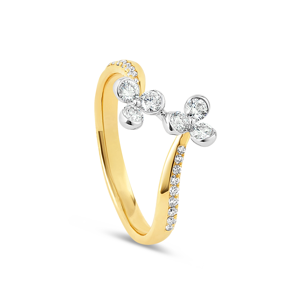 خاتم من الذهب الأصفر بتصميم البرسيم خاتم من الذهب الأصفر بتصميم البرسيم