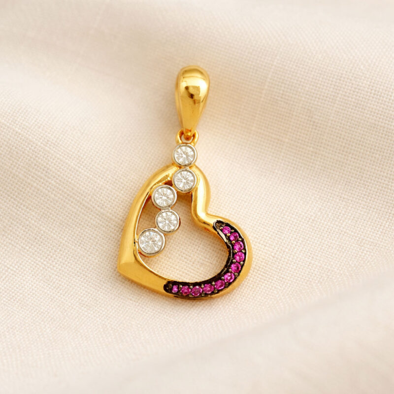 قلادة قلب من الذهب عيار 22 قيراط مع أحجار CZ قلادة قلب من الذهب عيار 22 قيراط مع أحجار CZ