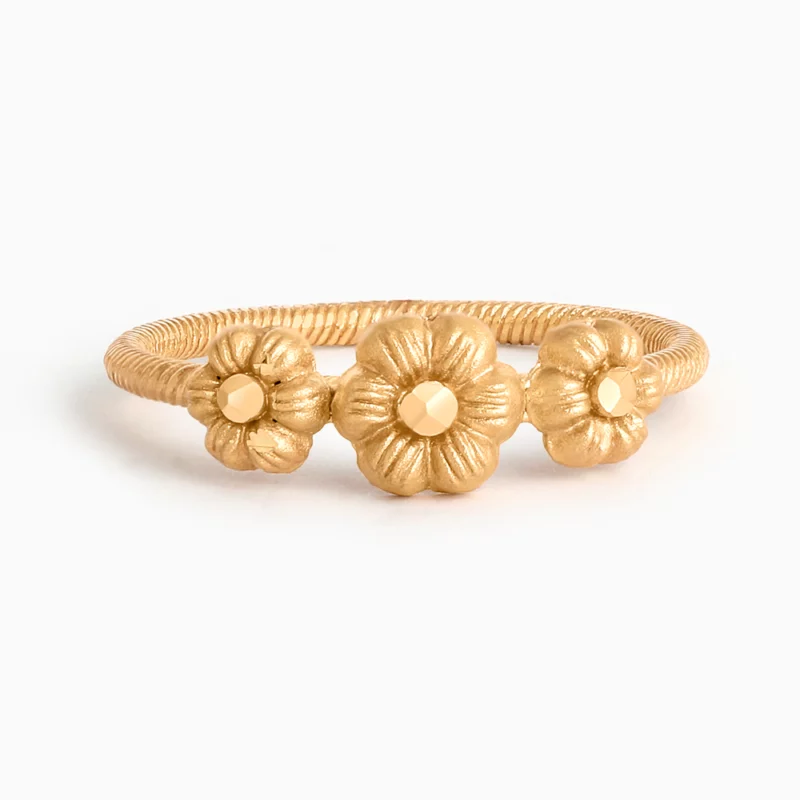 Rosette Trio Flower Ring | Size O Rosette Trio Flower Ring | Size O