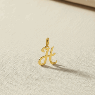 22ct Gold Initial H pendant