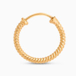 أقراط دائرية صغيرة ملتوية من الذهب عيار 22 قيراطاً من الذهب عيار 22 قيراطاً أقراط دائرية صغيرة ملتوية من الذهب عيار 22 قيراطاً من الذهب عيار 22 قيراطاً