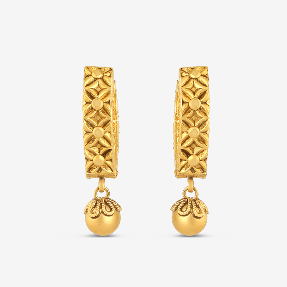 أطواق ذهبية على شكل حرف V عيار 22 قيراط مع قطرة أطواق ذهبية على شكل حرف V عيار 22 قيراط مع قطرة