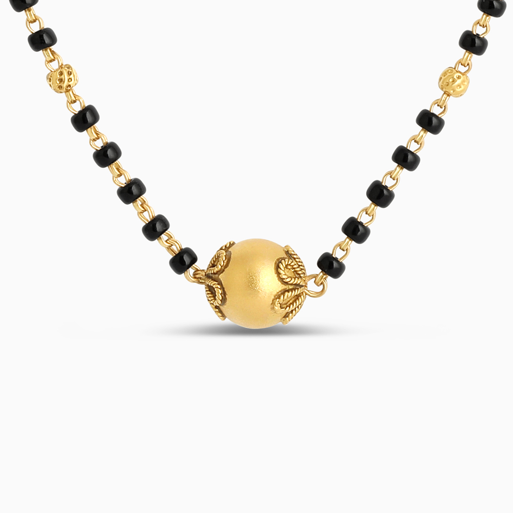 Antik Kaplama ile 22 Ayar Altın Armari Mangalsutra Antik Kaplama ile 22 Ayar Altın Armari Mangalsutra