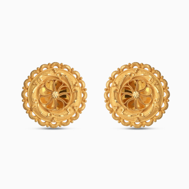 أقراط مرصعة بنقوش البتلات من الذهب عيار 22 قيراط أقراط مرصعة بنقوش البتلات من الذهب عيار 22 قيراط