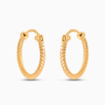 أقراط دائرية صغيرة ملتوية من الذهب عيار 22 قيراطاً من الذهب عيار 22 قيراطاً أقراط دائرية صغيرة ملتوية من الذهب عيار 22 قيراطاً من الذهب عيار 22 قيراطاً