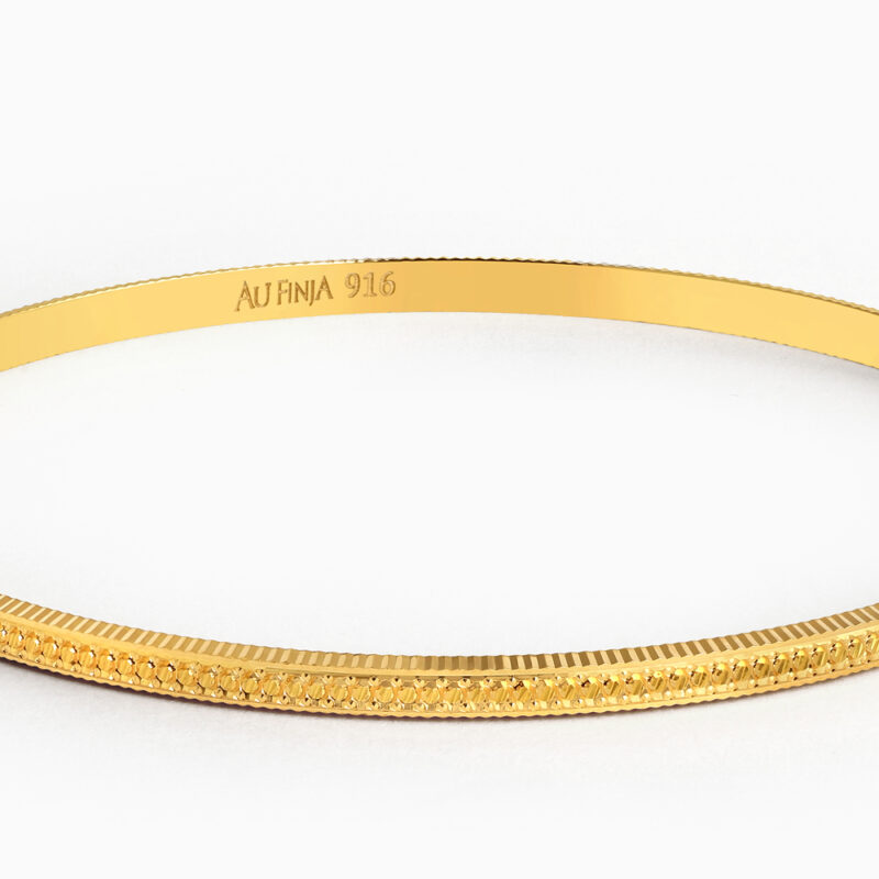 22ct Gold Textured Edge Slim Bangle