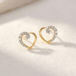 أقراط قلب مفتوح من الذهب عيار 22 قيراط مع بريق CZ أقراط قلب مفتوح من الذهب عيار 22 قيراط مع بريق CZ