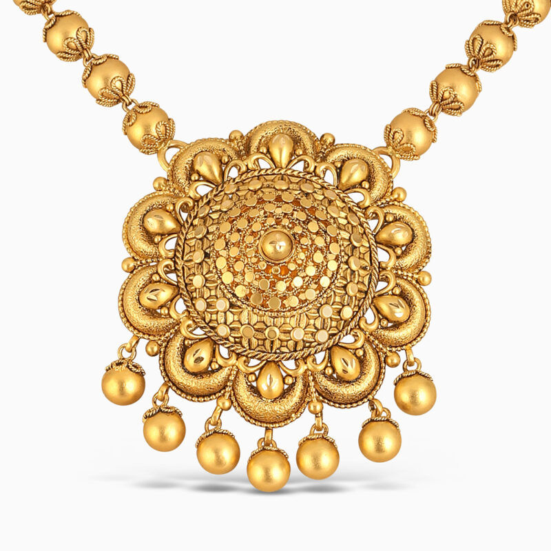 22ct Gold Armari Floral Medallion Necklace 22ct Gold Armari Floral Medallion Necklace
