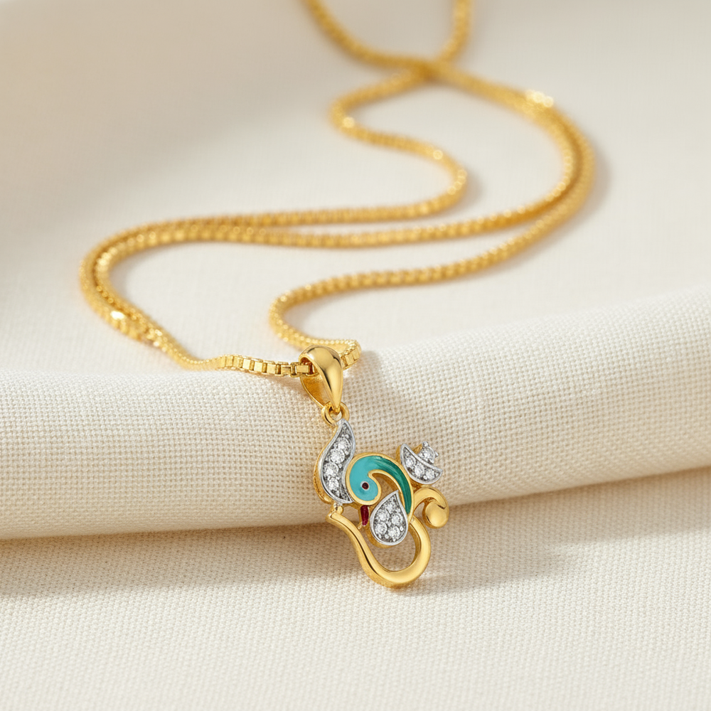 قلادة طاووس أوم طاووس من الذهب عيار 22 قيراط قلادة طاووس أوم طاووس من الذهب عيار 22 قيراط