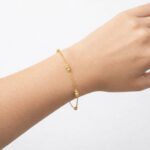 Feines Goldarmband für Damen mit Perlen in 22 Karat Feines Goldarmband für Damen mit Perlen in 22 Karat