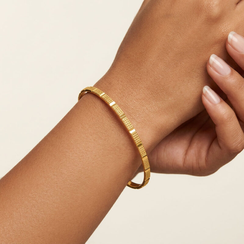 22ct Gold Textured Block Pattern Bangle 22ct Gold Textured Block Pattern Bangle
