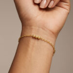 22 Karat Gold zartes Armband mit drei Perlen