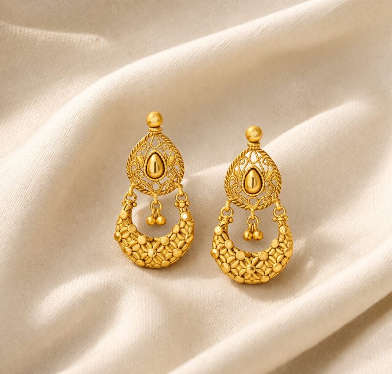 أقراط أرماري الهلال المتدلّي من الذهب عيار 22 قيراط أقراط أرماري الهلال المتدلّي من الذهب عيار 22 قيراط